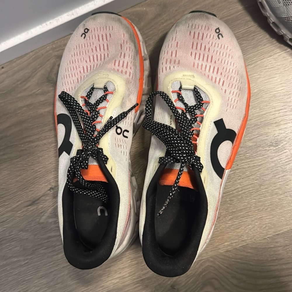 On cloud running shoes women’s 8
